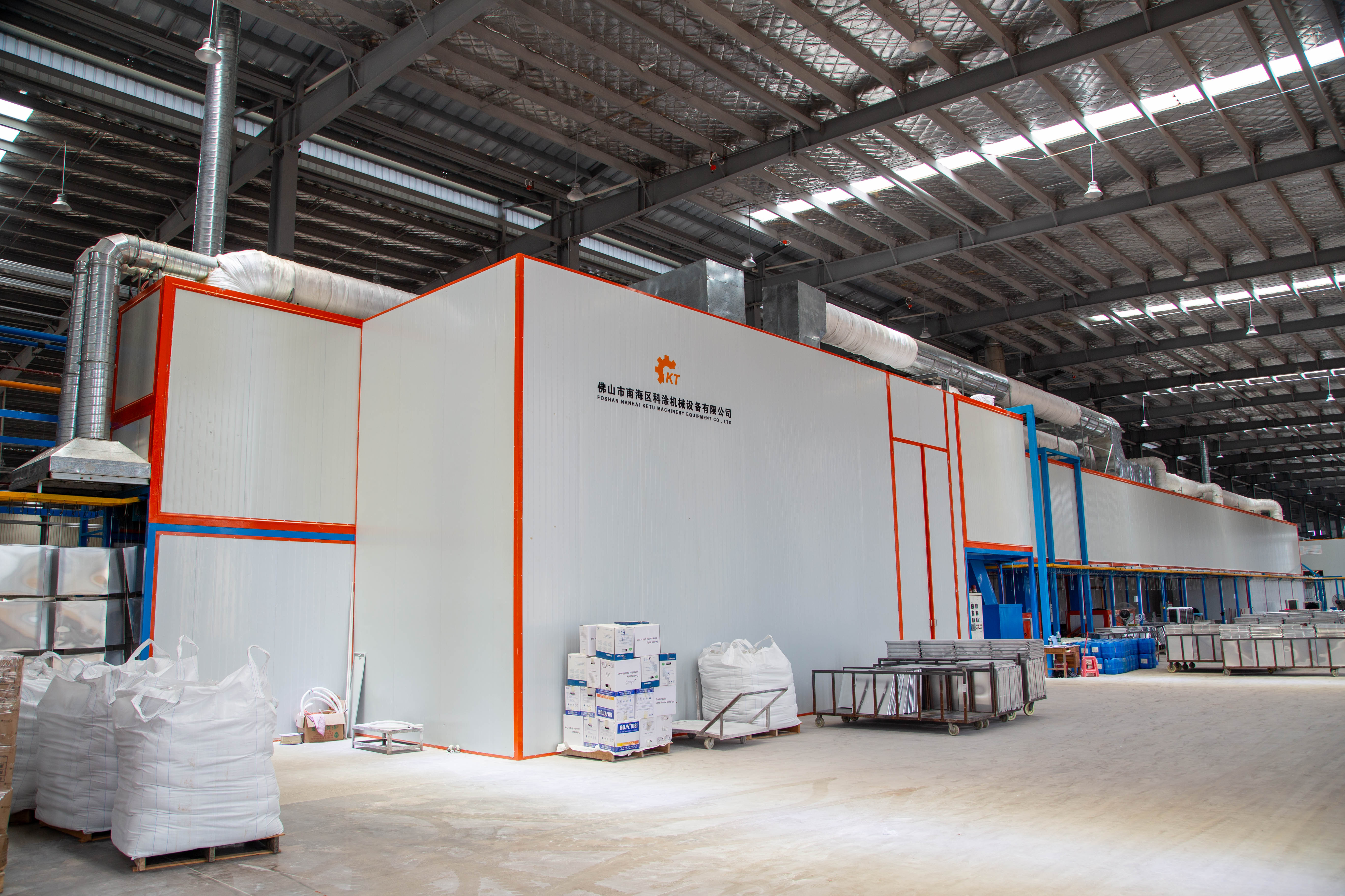 How does the aluminum ceiling electrostatic coating line ensure the consistency of the surface coating of the aluminum ceiling?